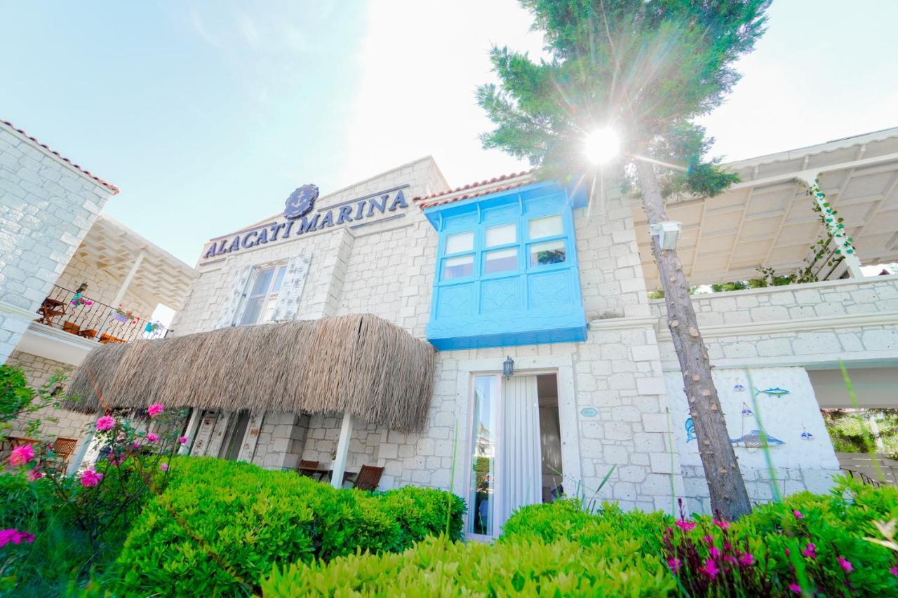 Alacati Marina Palace Екстериор снимка