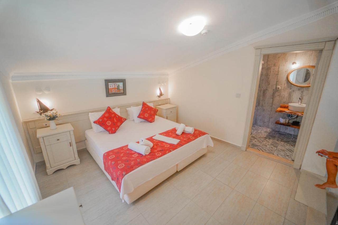 Alacati Marina Palace Екстериор снимка