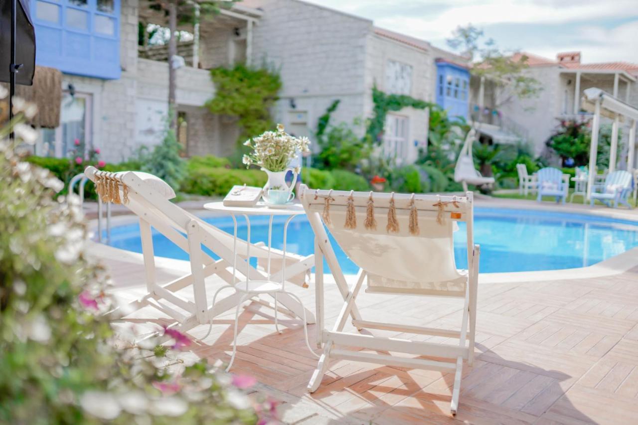 Alacati Marina Palace Екстериор снимка
