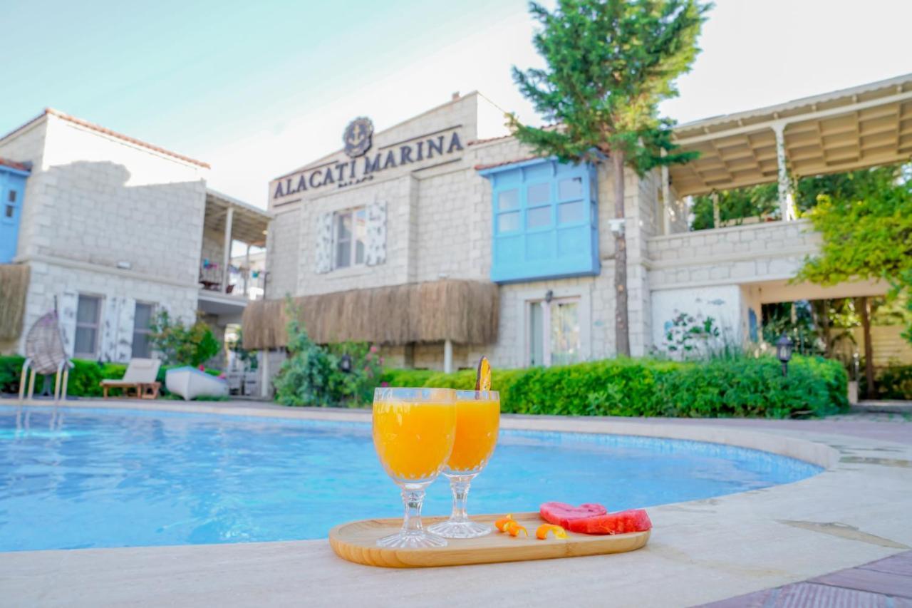 Alacati Marina Palace Екстериор снимка