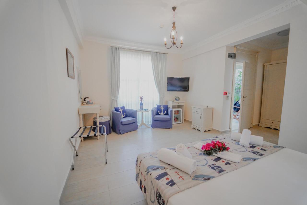 Alacati Marina Palace Екстериор снимка