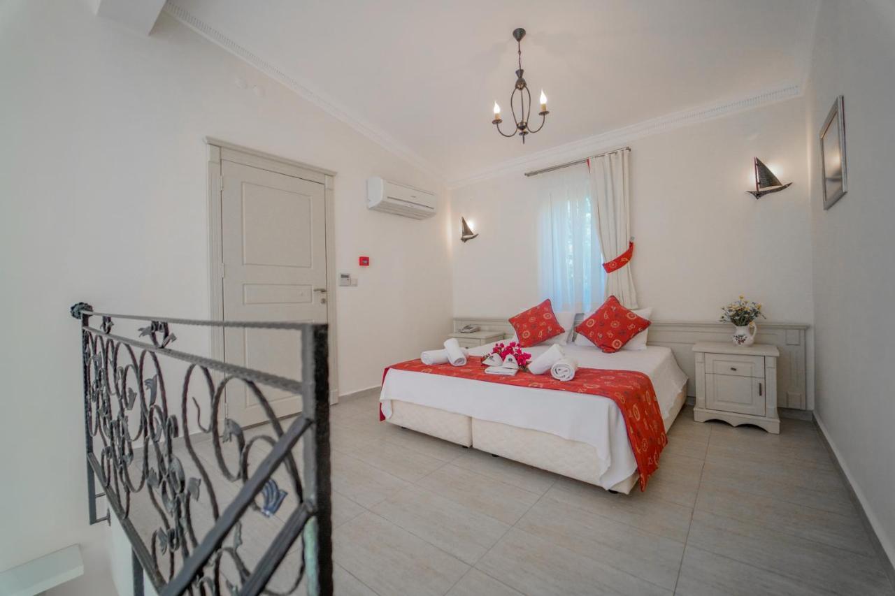 Alacati Marina Palace Екстериор снимка