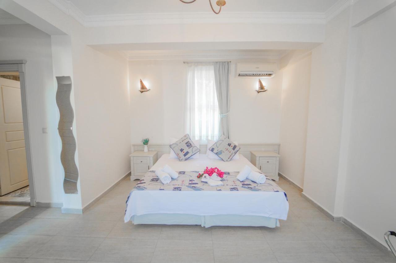 Alacati Marina Palace Екстериор снимка